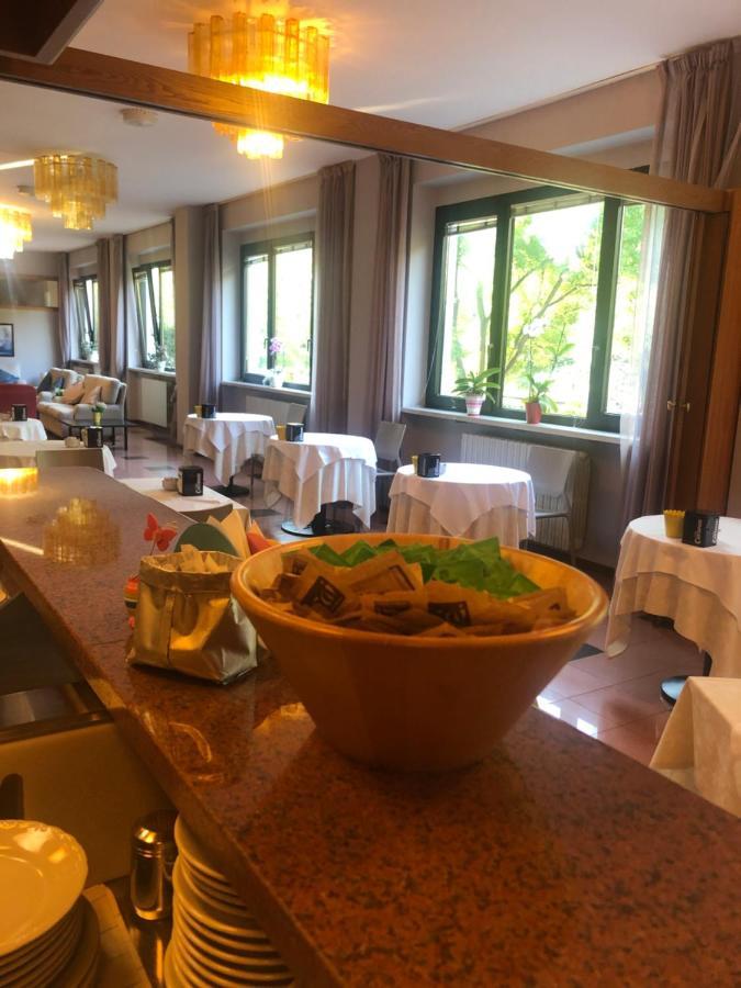 Albergo Casa Dell'Ospite Брешия Экстерьер фото