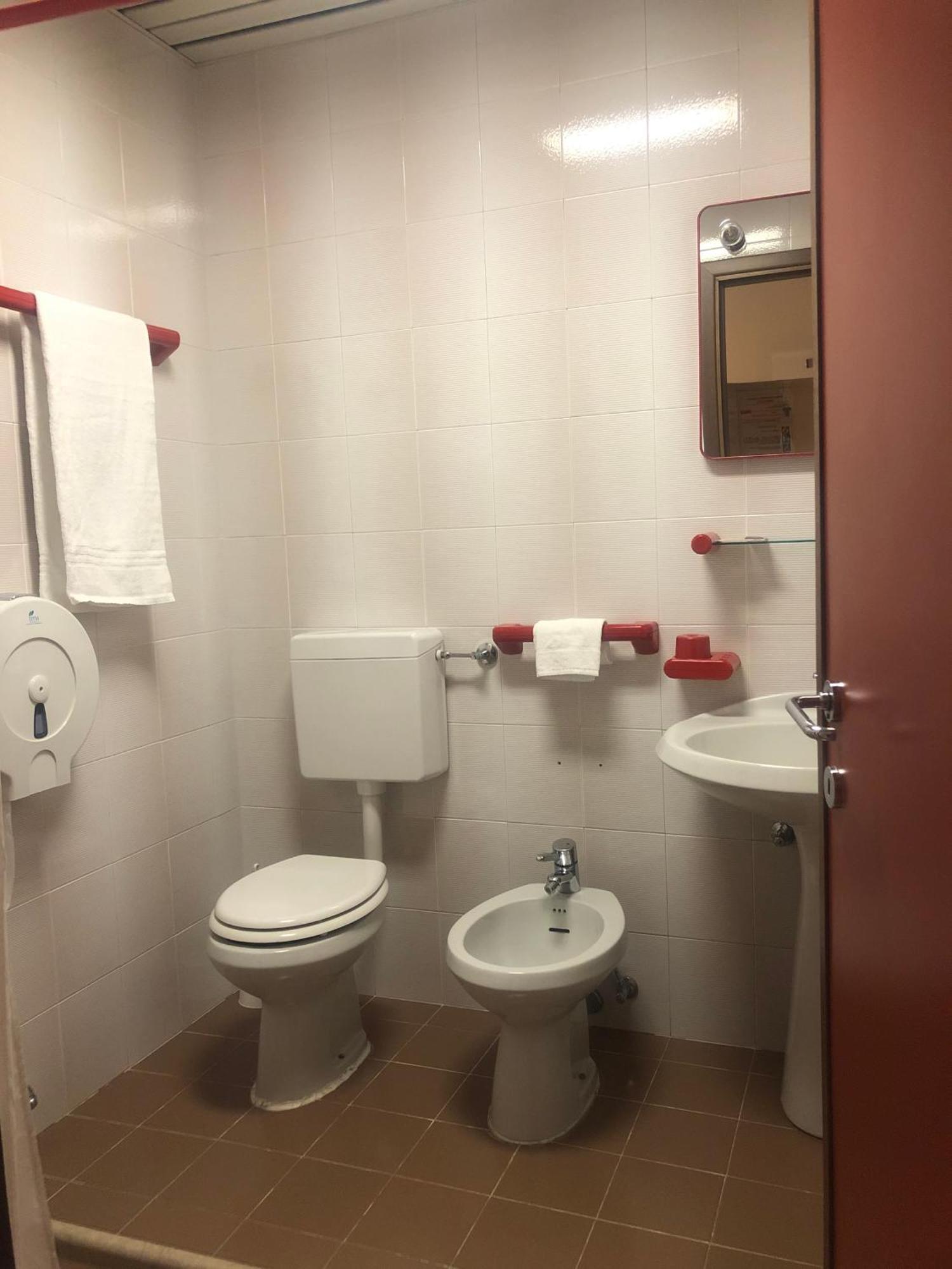 Albergo Casa Dell'Ospite Брешия Экстерьер фото