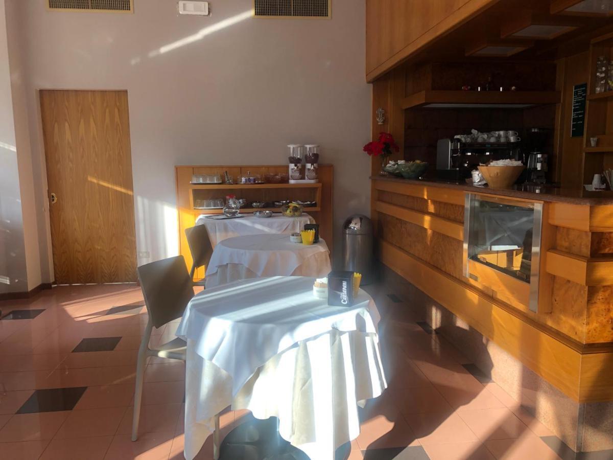 Albergo Casa Dell'Ospite Брешия Экстерьер фото